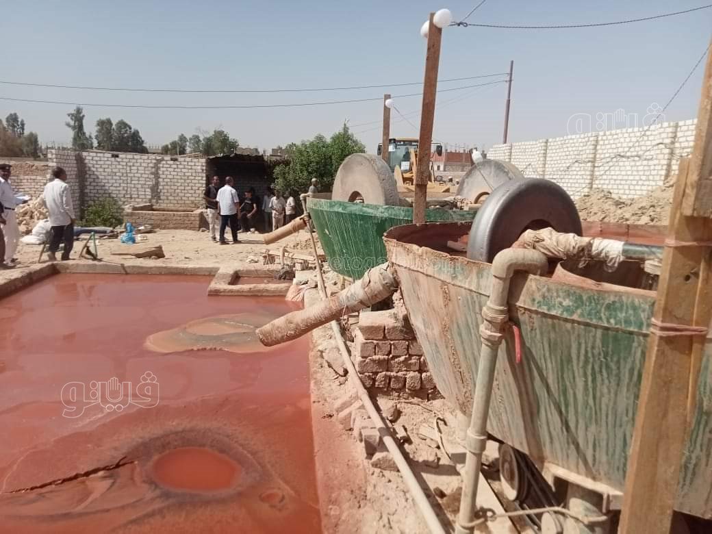 مغامرة فيتو لكشف أباطرة طواحين الذهب بجبال ووديان الصعيد (8)