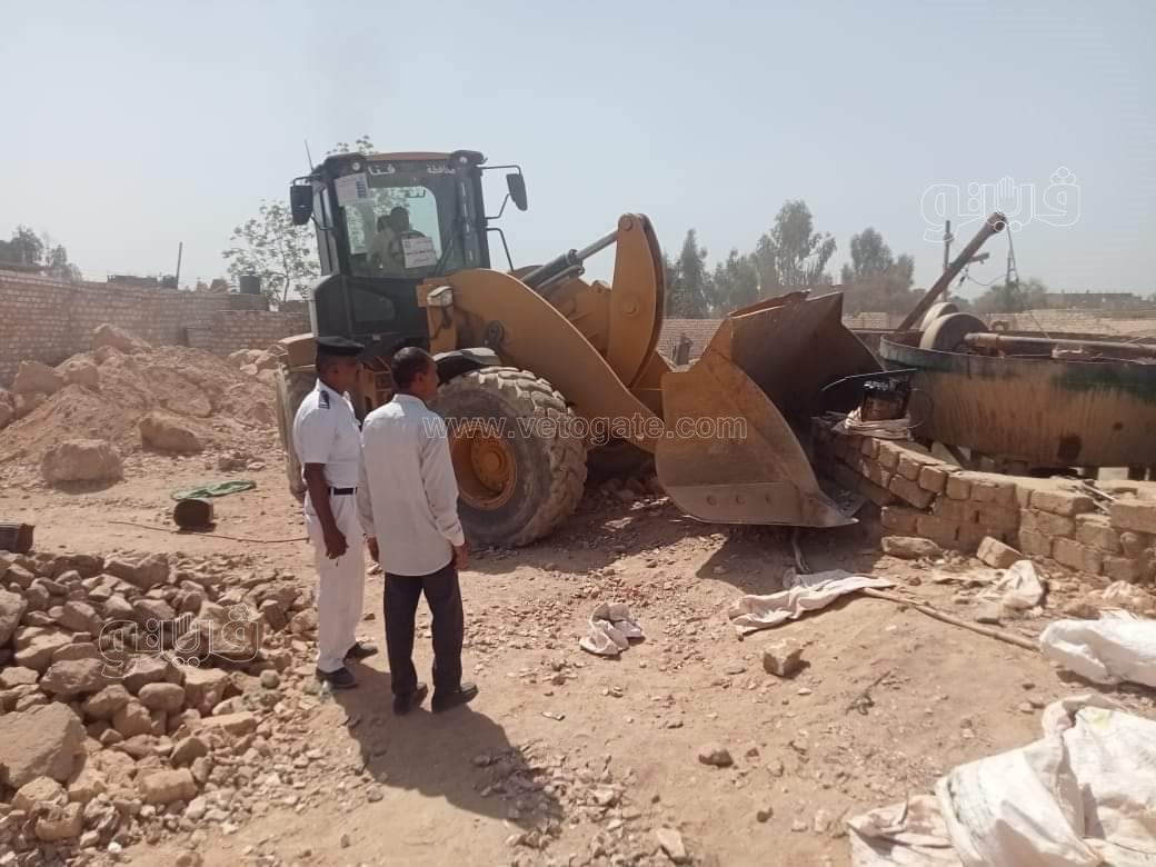 مغامرة فيتو لكشف أباطرة طواحين الذهب بجبال ووديان الصعيد (15)