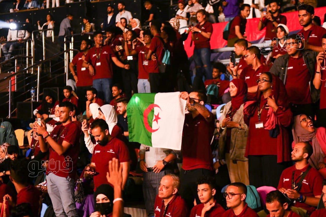 حماقي يشعل استاد القاهرة (31)