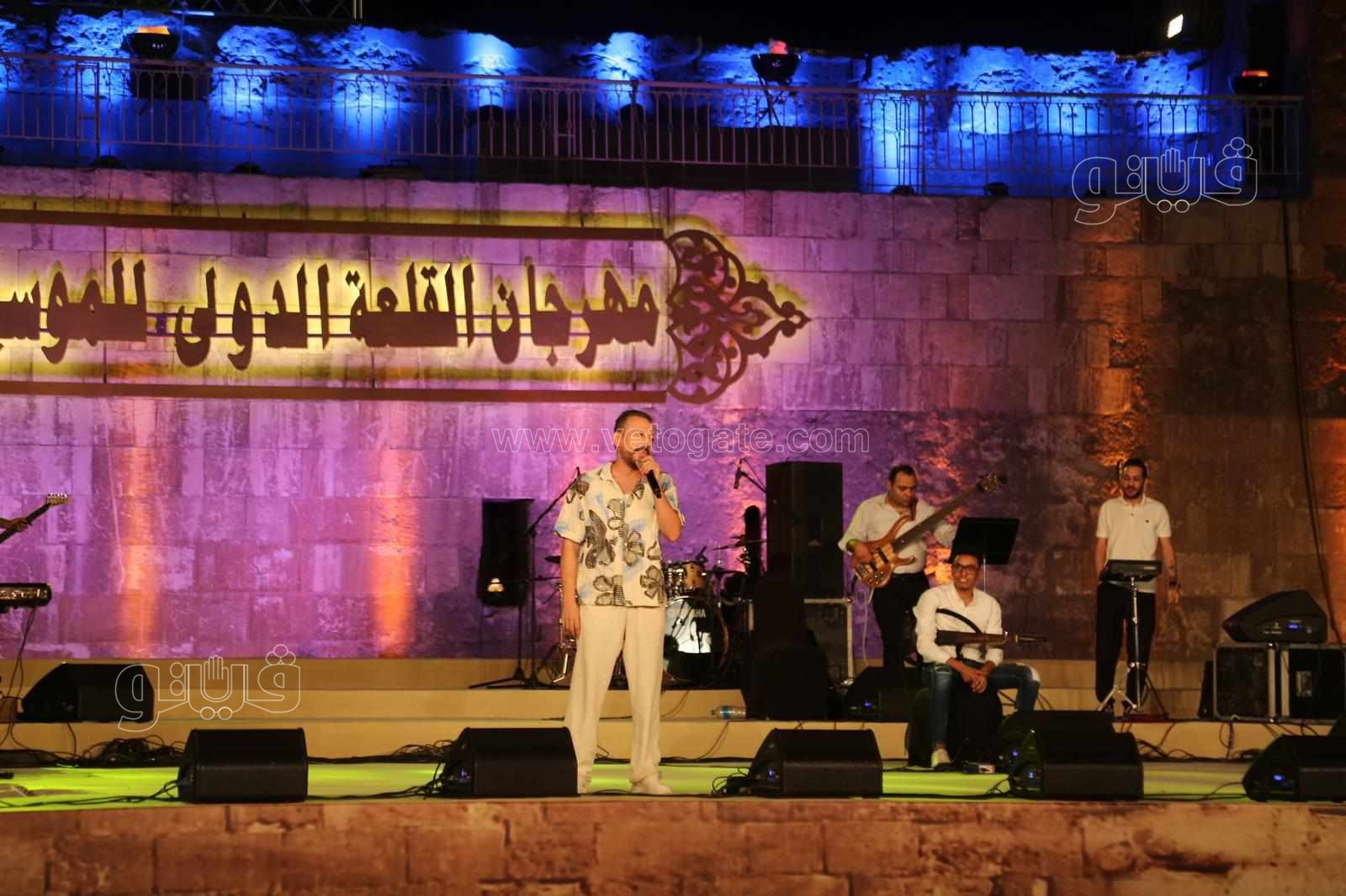 لؤي يتألق على مسرح المحكي (11)