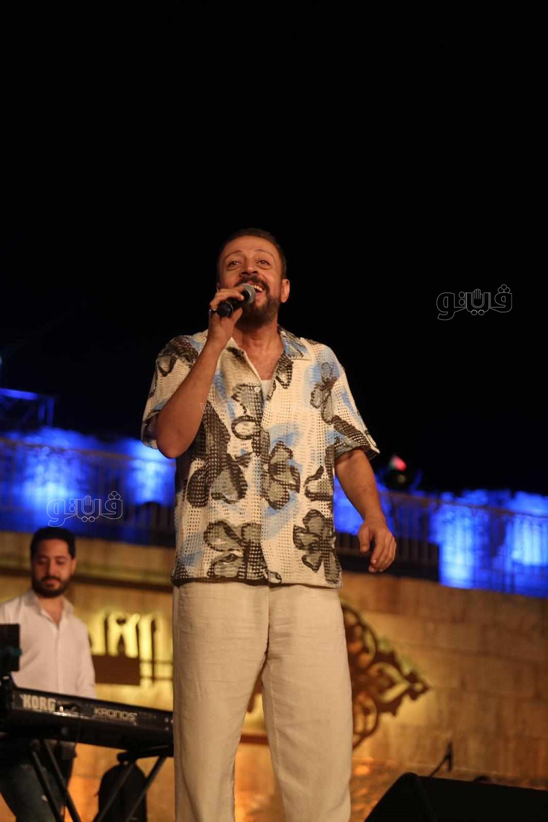 لؤي يتألق على مسرح المحكي (15)