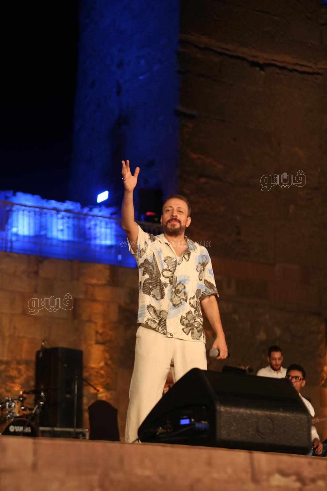 لؤي يتألق على مسرح المحكي (18)