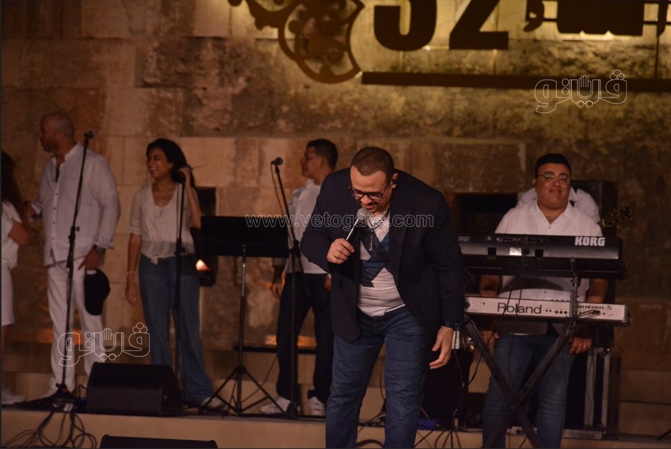 هشام عباس (42)