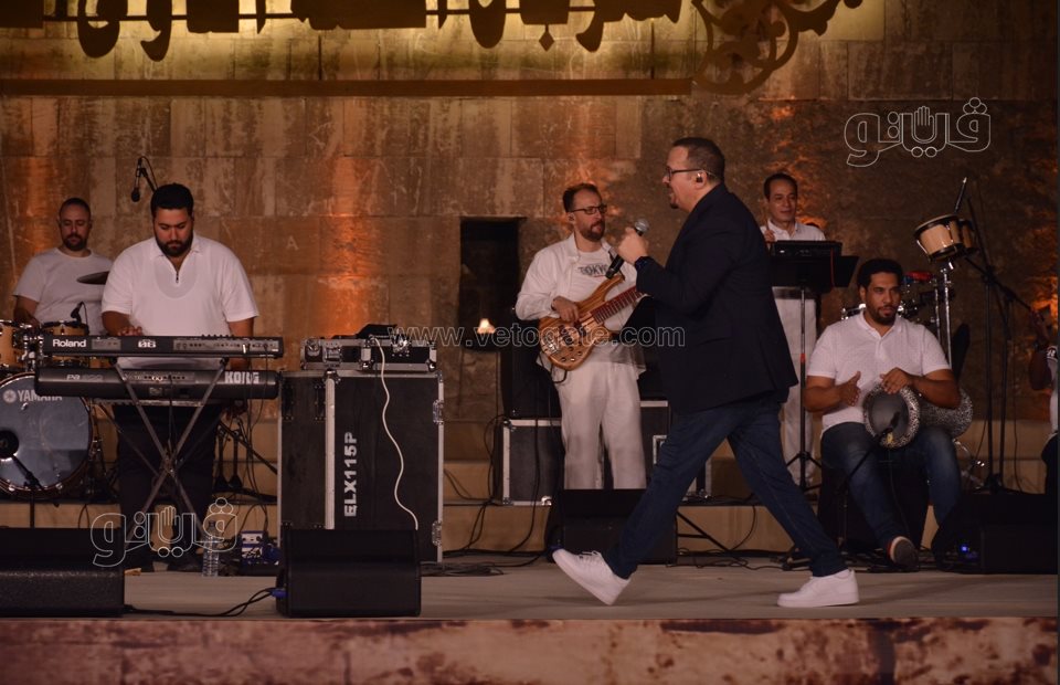 هشام عباس (1)