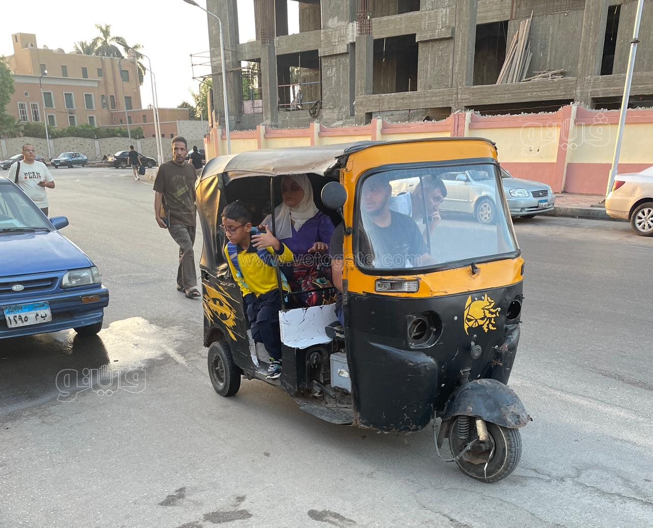 بدء توافد الطلاب على المدارس في أول أيام العام الدراسي الجديد (6)