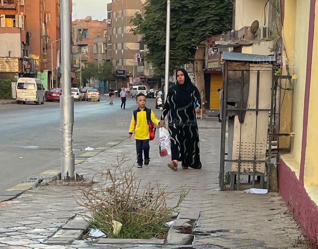 بدء توافد الطلاب على المدارس في أول أيام العام الدراسي الجديد (7)