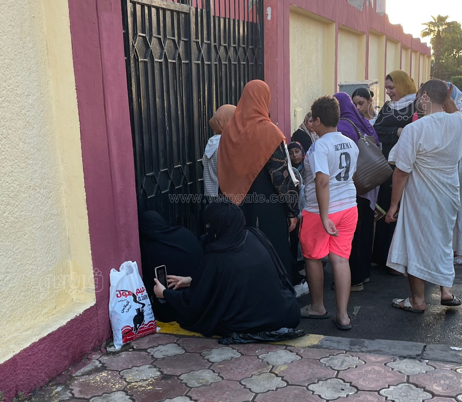 أولياء الأمور أمام المدارس (3)