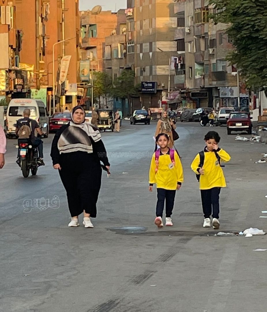 أولياء الأمور أمام المدارس (6)