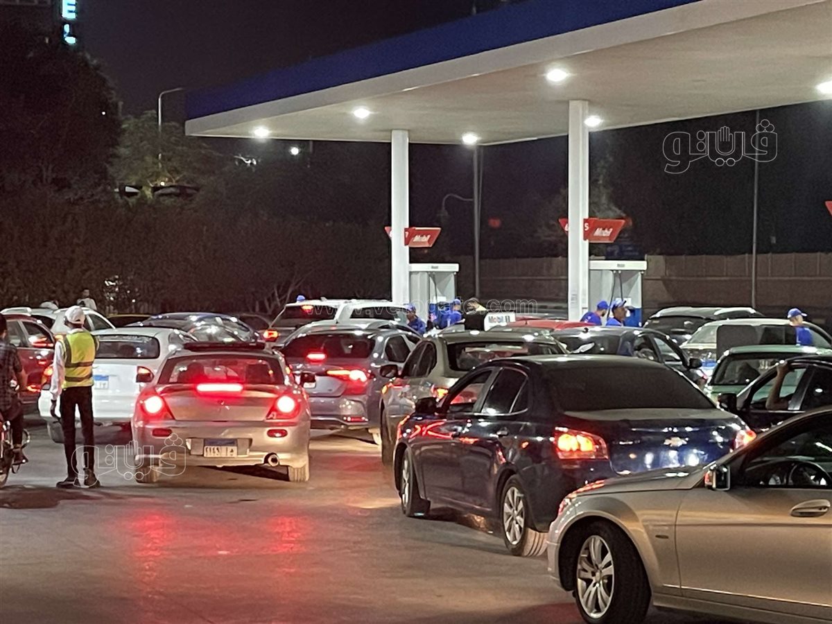 ازدحام غير مسبوق على محطات الوقود (3)