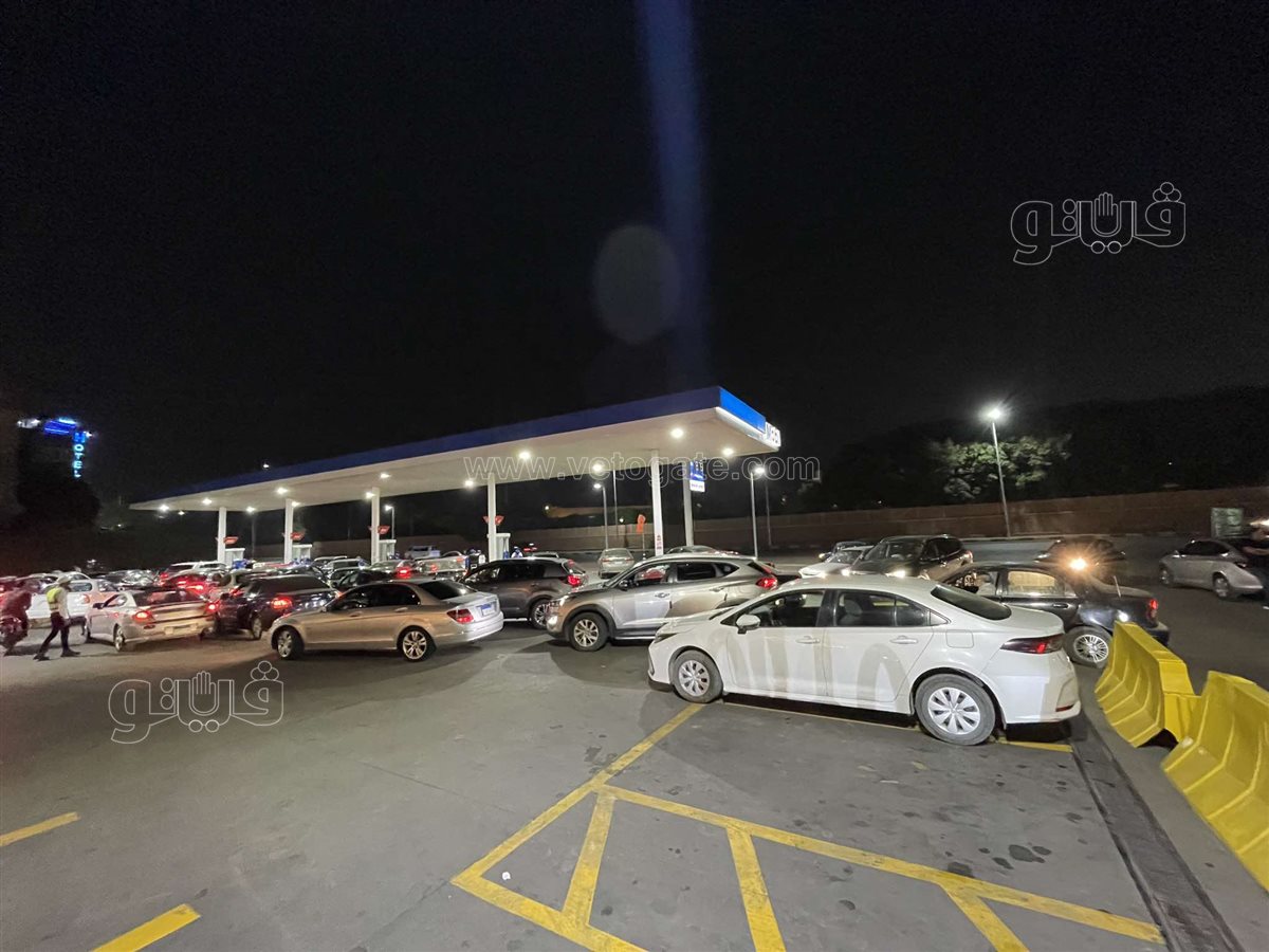 ازدحام غير مسبوق على محطات الوقود (5)