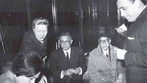 توفيق الحكيم وهيكل مع سارتر ودى فوار
