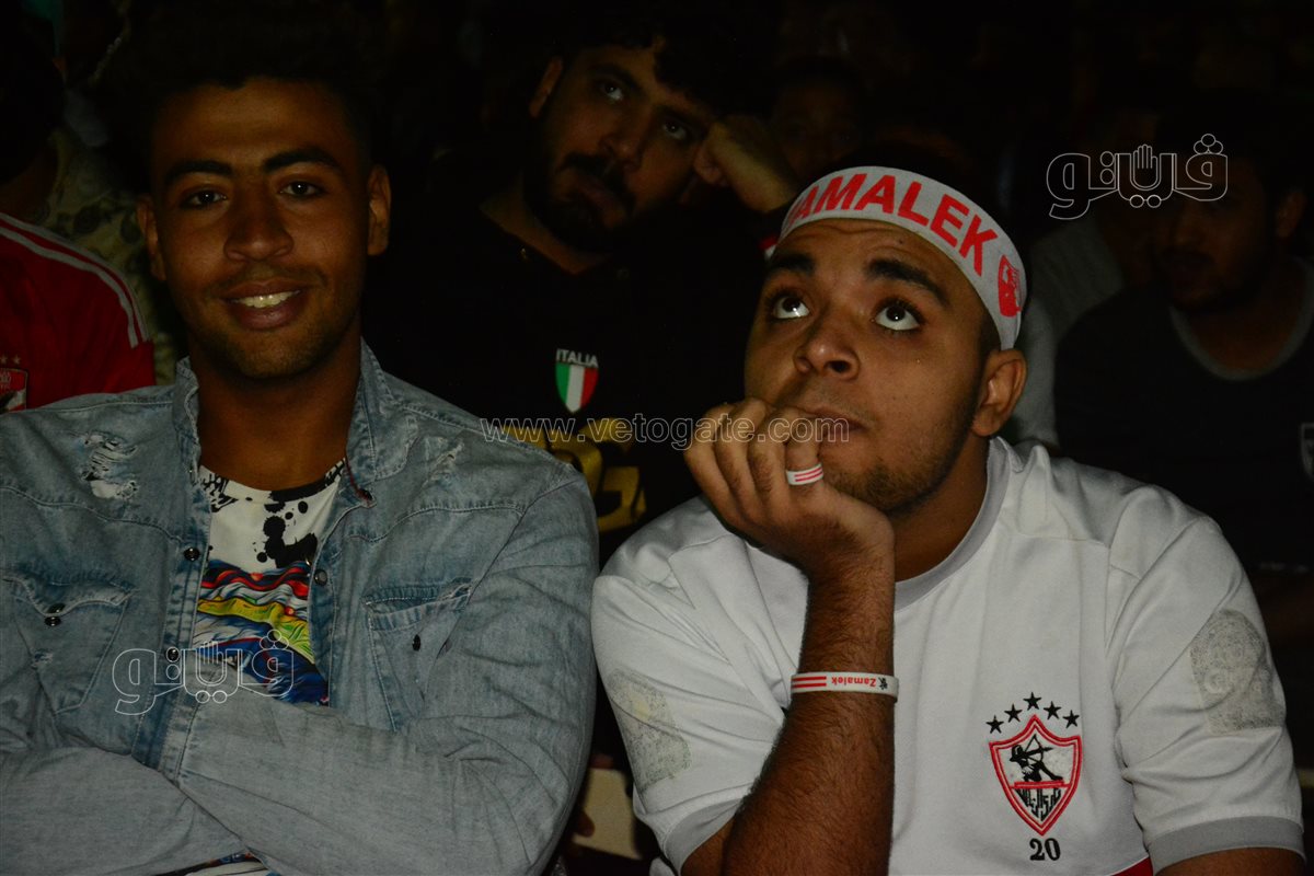  بكاء وحزن الزملكاوية وسط فرحة جماهير الأهلي (1)