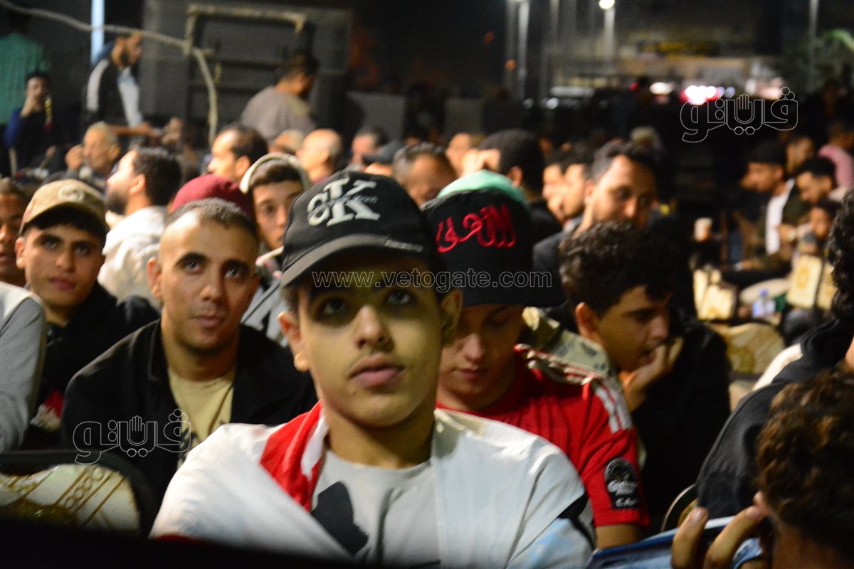  بكاء وحزن الزملكاوية وسط فرحة جماهير الأهلي (9)