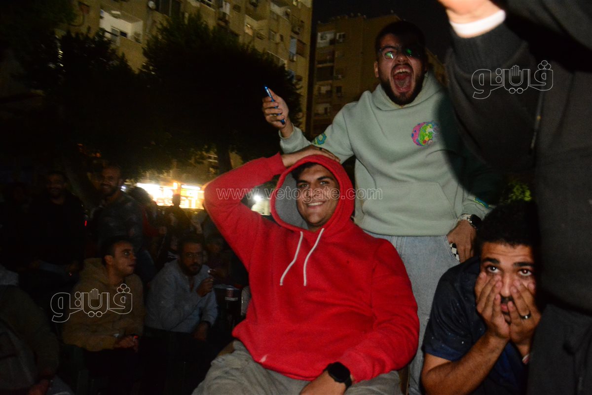  بكاء وحزن الزملكاوية وسط فرحة جماهير الأهلي (10)