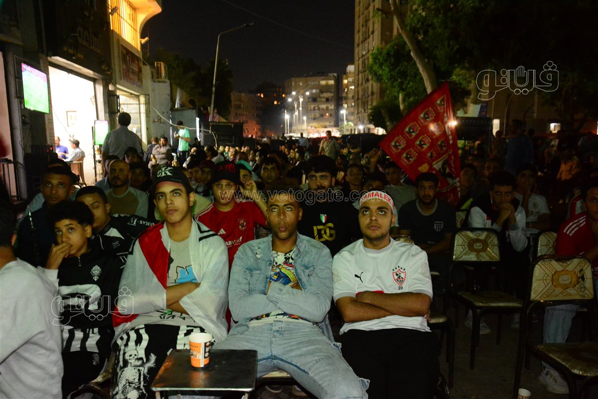  بكاء وحزن الزملكاوية وسط فرحة جماهير الأهلي (13)