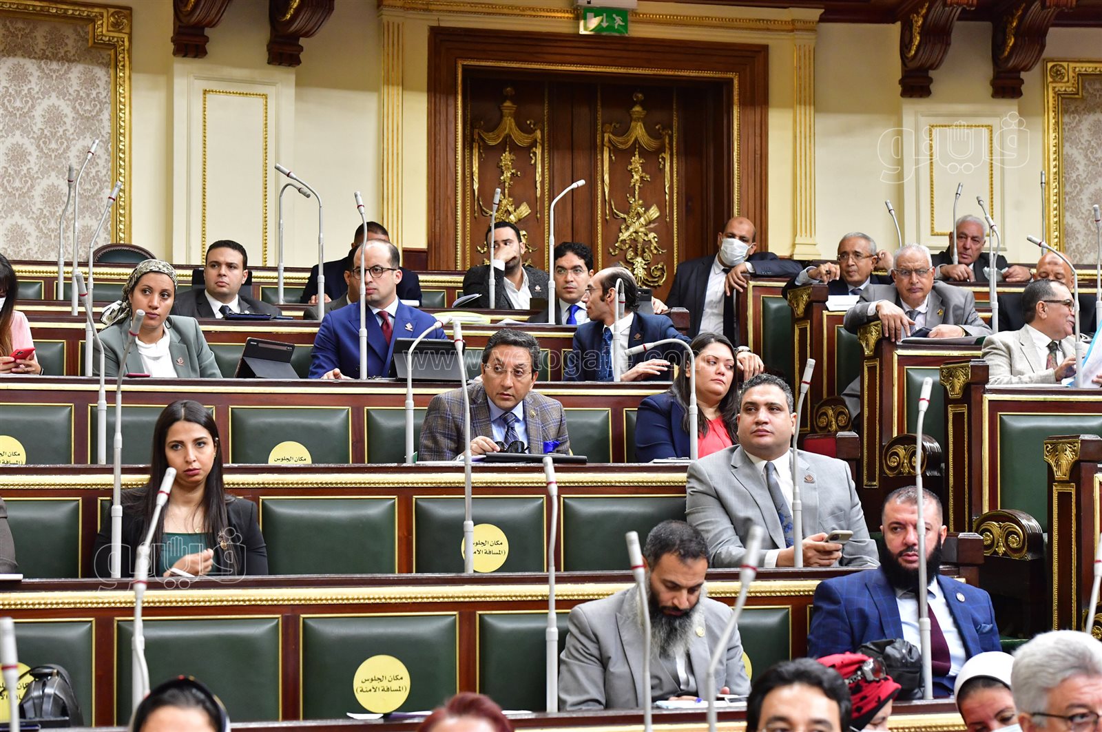 الجلسة العامة للبرلمان (32)