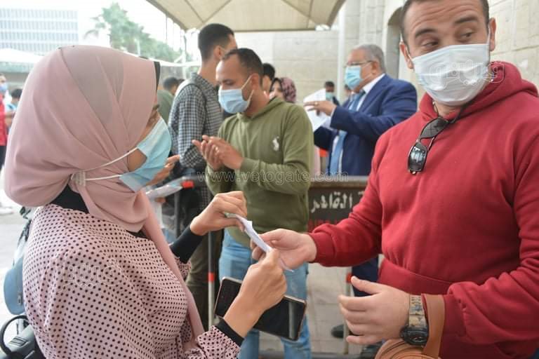 تطبيق جامعة القاهرة قرار منع الطلاب غير المطعمين بلقاح كورونا (3)