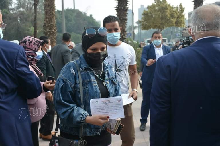 تطبيق جامعة القاهرة قرار منع الطلاب غير المطعمين بلقاح كورونا (20)