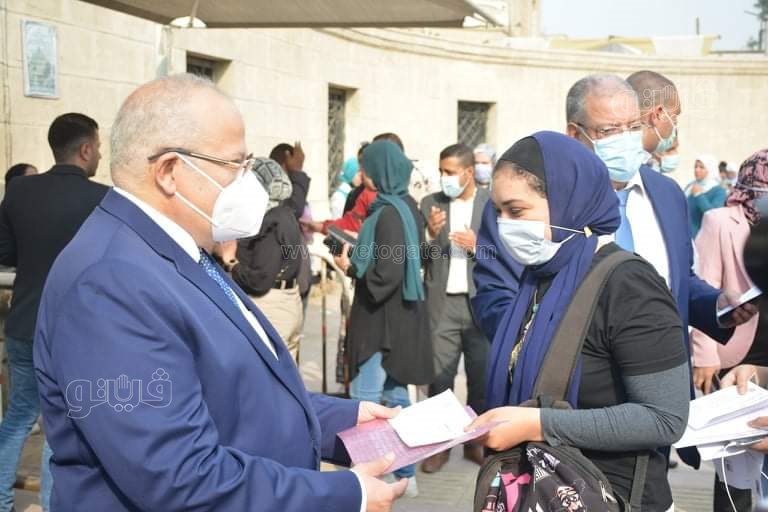 تطبيق جامعة القاهرة قرار منع الطلاب غير المطعمين بلقاح كورونا (47)