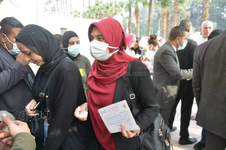 تطبيق جامعة القاهرة قرار منع الطلاب غير المطعمين بلقاح كورونا (48)