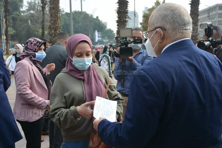 تطبيق جامعة القاهرة قرار منع الطلاب غير المطعمين بلقاح كورونا (6)