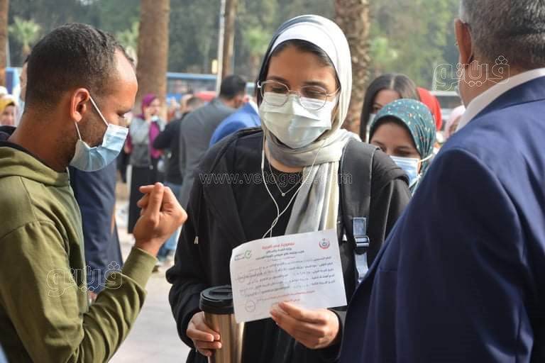 تطبيق جامعة القاهرة قرار منع الطلاب غير المطعمين بلقاح كورونا (8)