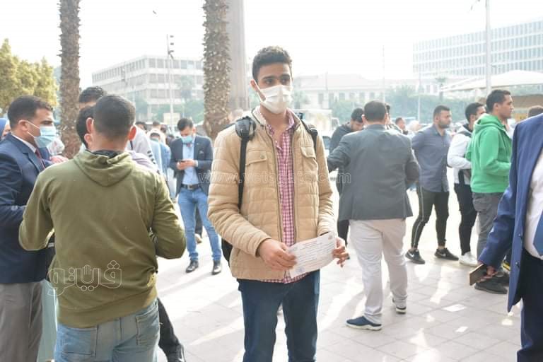 تطبيق جامعة القاهرة قرار منع الطلاب غير المطعمين بلقاح كورونا (39)
