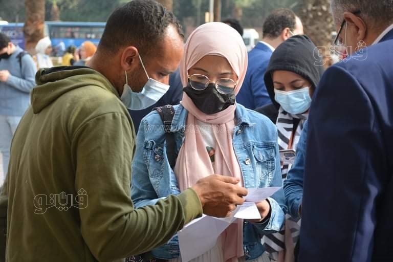 تطبيق جامعة القاهرة قرار منع الطلاب غير المطعمين بلقاح كورونا (12)