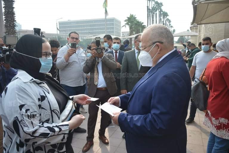 تطبيق جامعة القاهرة قرار منع الطلاب غير المطعمين بلقاح كورونا (15)