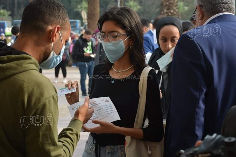 تطبيق جامعة القاهرة قرار منع الطلاب غير المطعمين بلقاح كورونا (28)