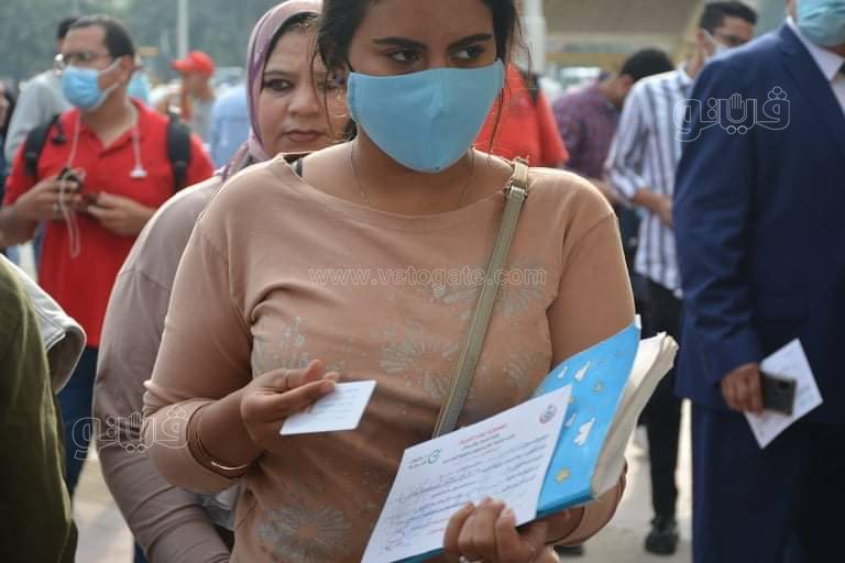 تطبيق جامعة القاهرة قرار منع الطلاب غير المطعمين بلقاح كورونا (29)