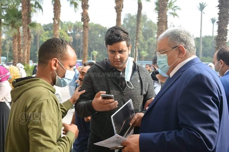 تطبيق جامعة القاهرة قرار منع الطلاب غير المطعمين بلقاح كورونا (42)