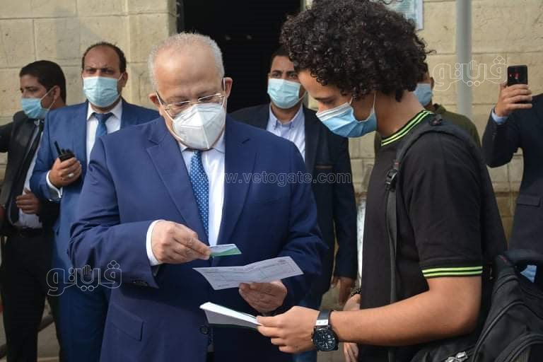 تطبيق جامعة القاهرة قرار منع الطلاب غير المطعمين بلقاح كورونا (43)