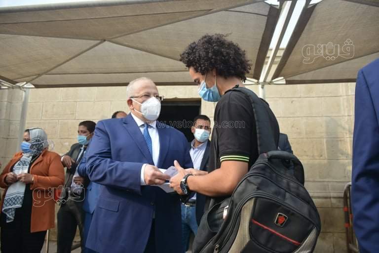 تطبيق جامعة القاهرة قرار منع الطلاب غير المطعمين بلقاح كورونا (17)