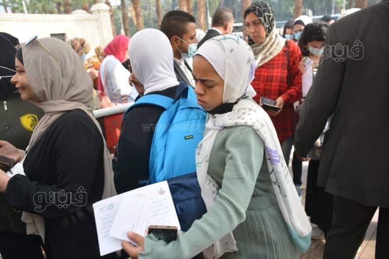 تطبيق جامعة القاهرة قرار منع الطلاب غير المطعمين بلقاح كورونا (30)