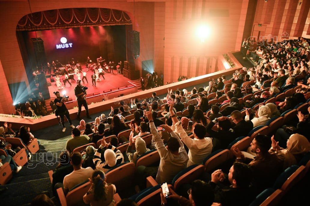 جامعة مصر للعلوم والتكنولوجيا تحتفل بيوبيلها الفضي بحضور رموز المجتمع (2)