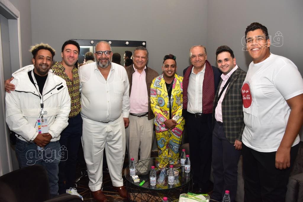 سفيرا مصر والمغرب يحضران عرض عائله تس لنجوم مسرح مصر بموسم الرياض (2)