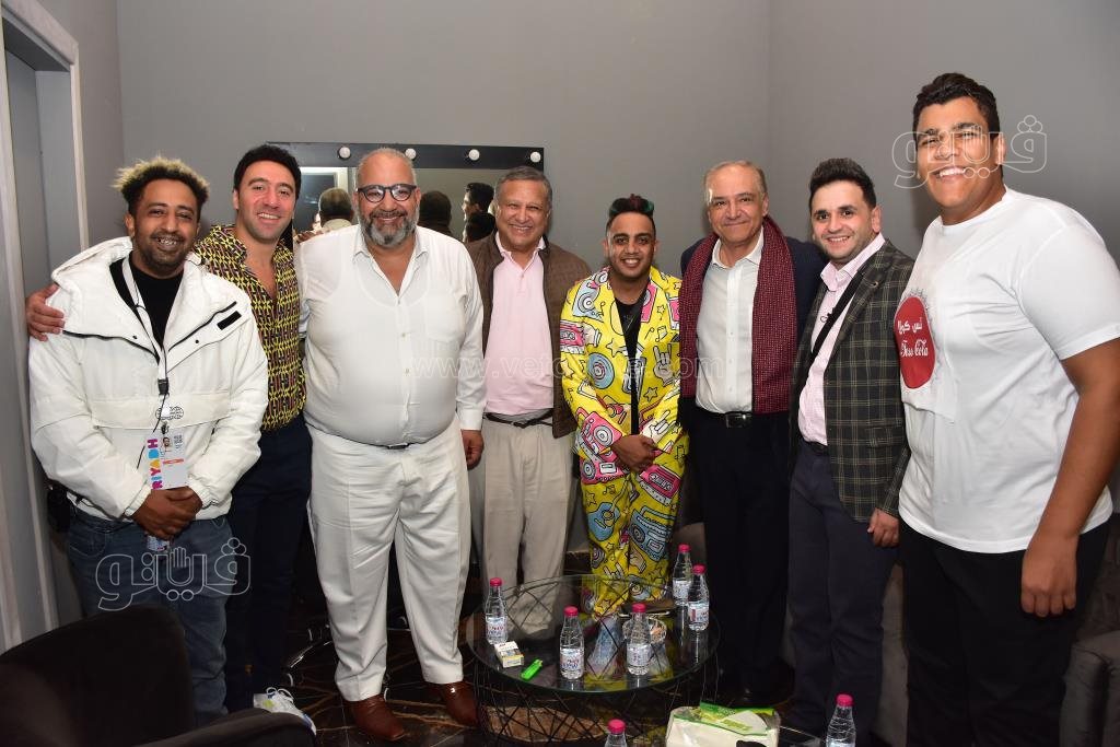 سفيرا مصر والمغرب يحضران عرض عائله تس لنجوم مسرح مصر بموسم الرياض (3)