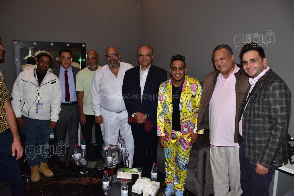 سفيرا مصر والمغرب يحضران عرض عائله تس لنجوم مسرح مصر بموسم الرياض (8)