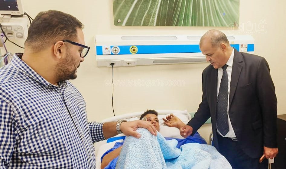 مدير تعليم بورسعيد يتفقد الطلاب مصابي حادث طريق الشادر، فيتو 