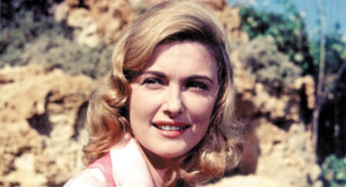 مريم فخر الدين ونجاح فى السادسة عشرة