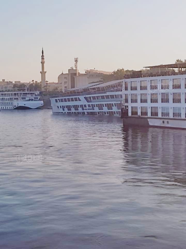 لحظة ميل باخرة نيلية في الأقصر