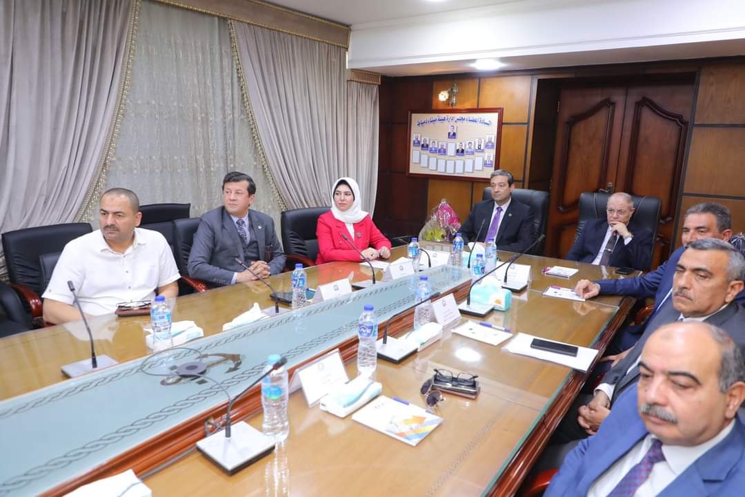 محافظ دمياط يجتمع مع رئيس هيئة ميناء دمياط