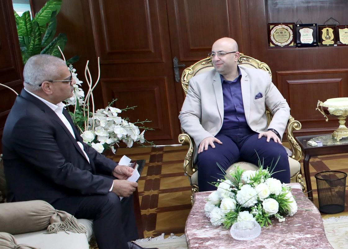 محافظ بني سويف يلتقي نقيب الاطباء