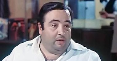 الفنان يونس شلبى