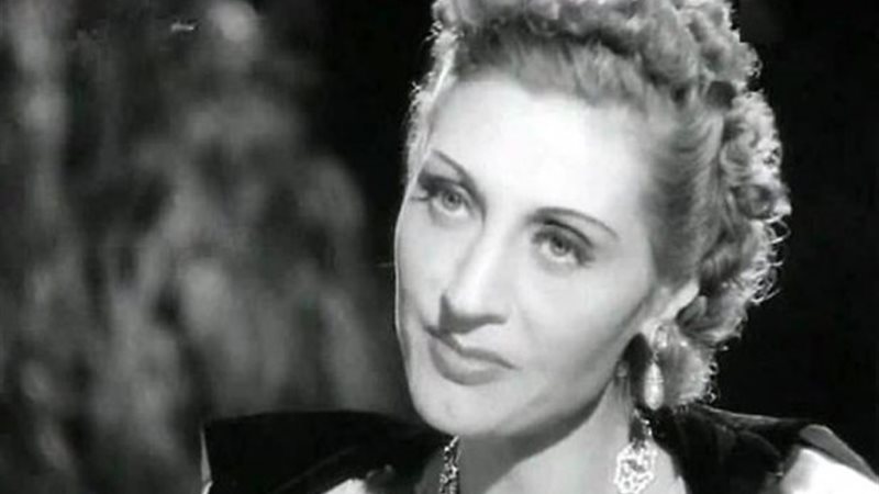 المنتجة آسيا خالة الفنانة مارى كوينى