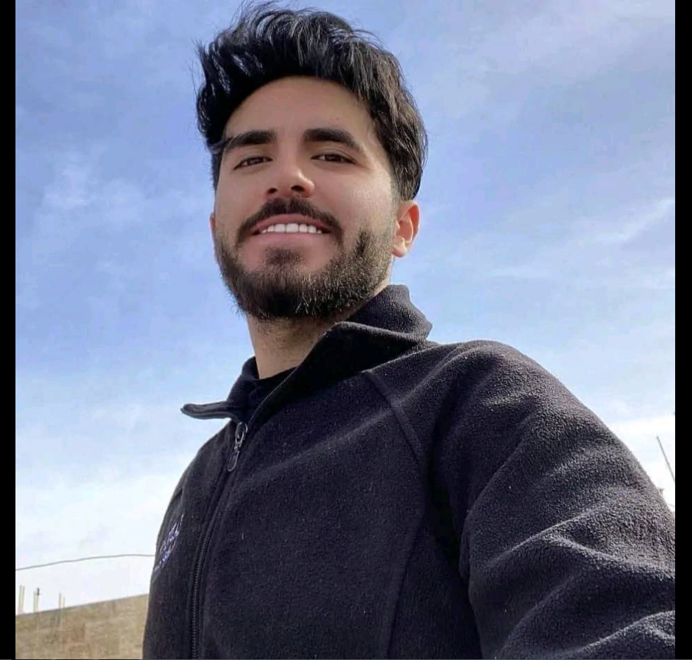أيمن العلي الشاب الأردني قبل إصابته بالمرض، فيتو