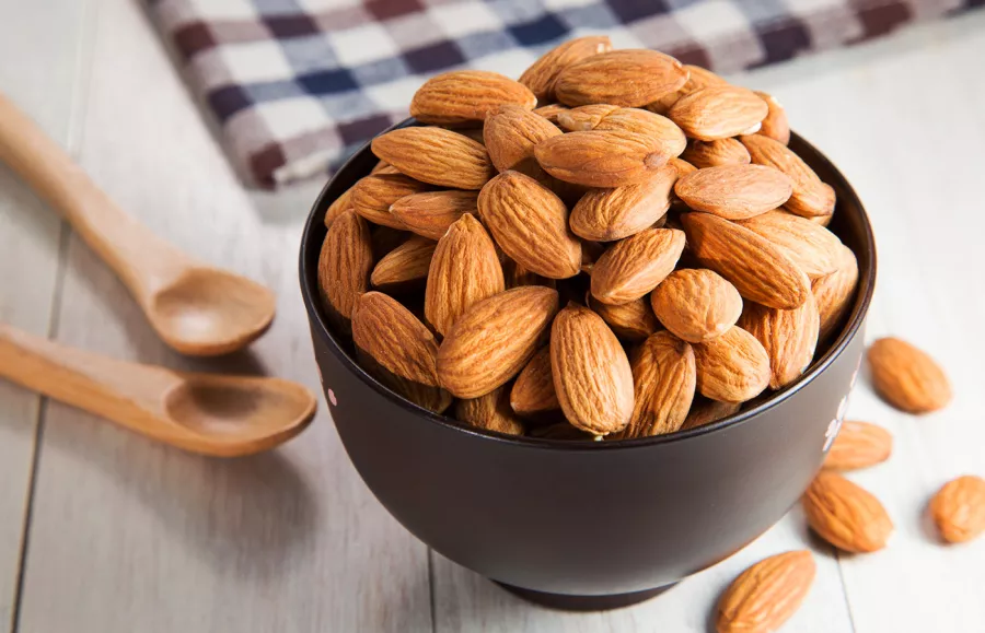 فوائد اللوز