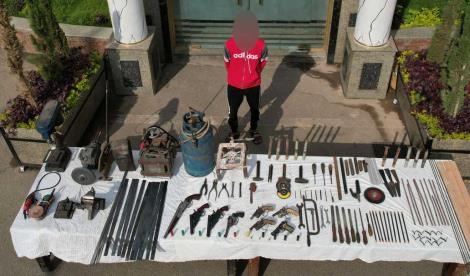 عاطل يحول مسكنه كـ ورشة لتصنيع وإصلاح الأسلحة النارية فى القليوبية <br>