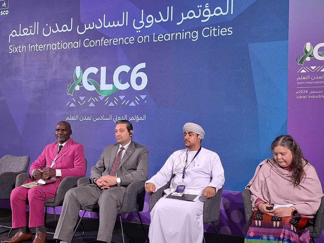 الدكتور أيمن الشهابى محافظ دمياط، يشارك بجلسة